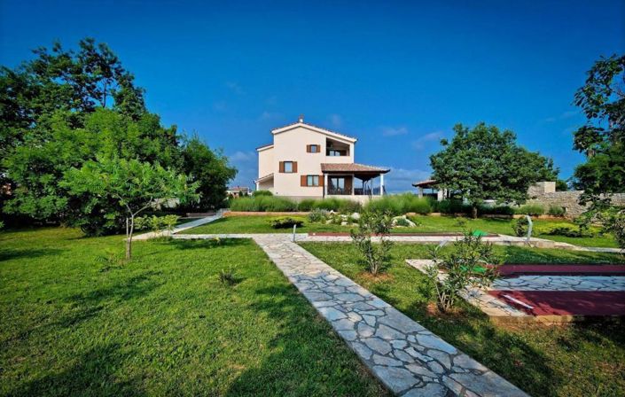 Image No.1-4 Bed Property for sale