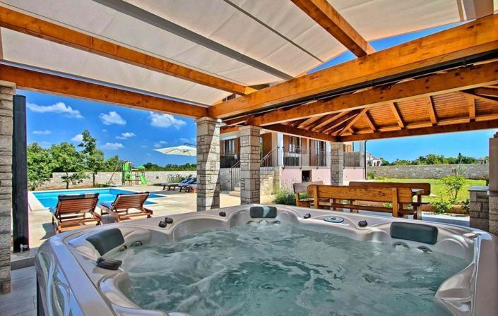 Image No.8-4 Bed Property for sale