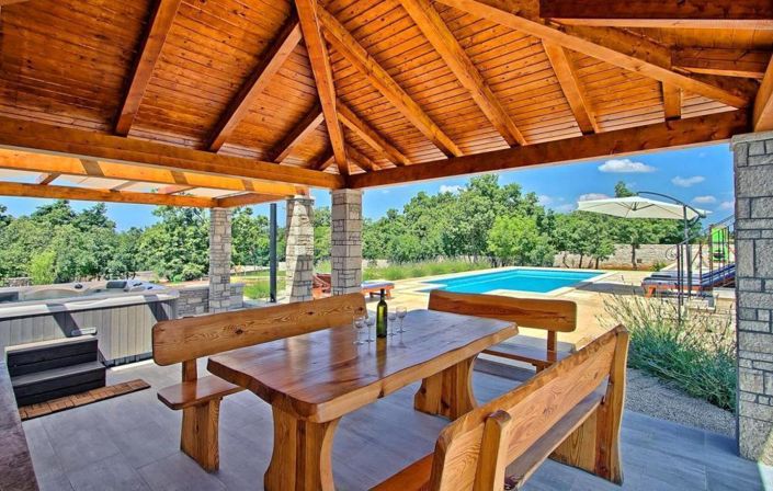 Image No.9-4 Bed Property for sale