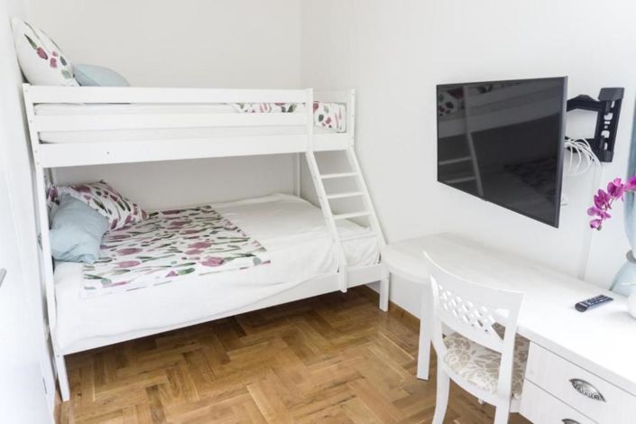 Image No.17-3 Bed Property for sale