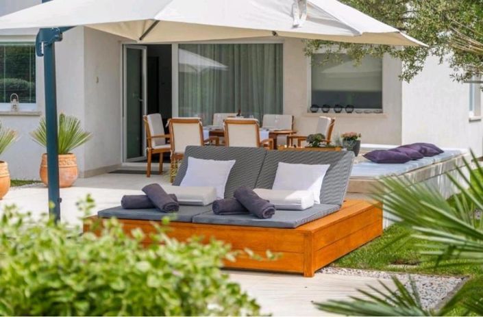 Image No.17-3 Bed Property for sale