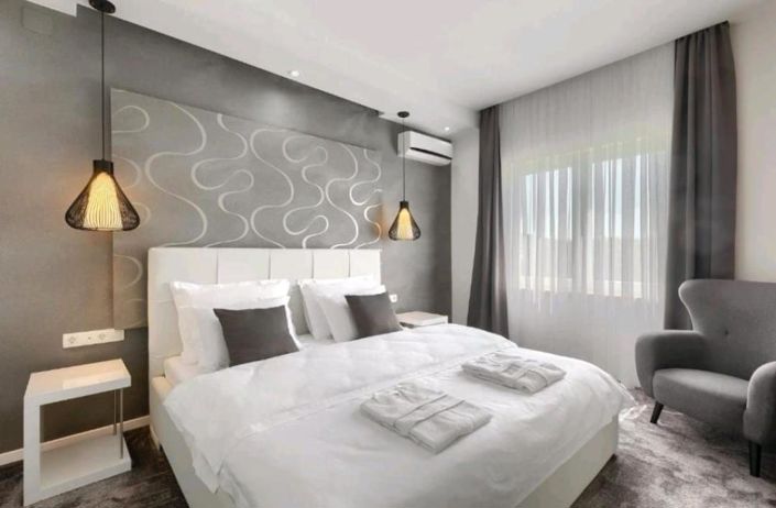 Image No.24-3 Bed Property for sale