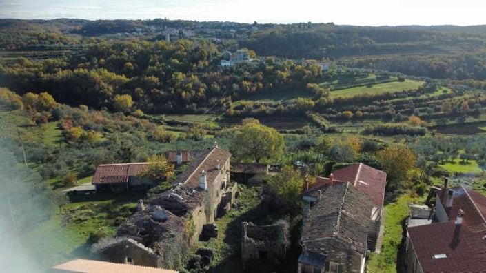 Image No.8-25 Bed Property for sale