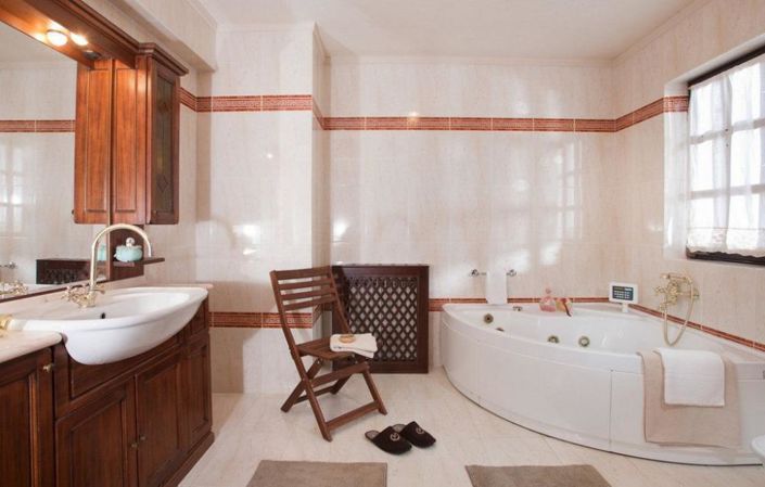 Image No.22-4 Bed Property for sale