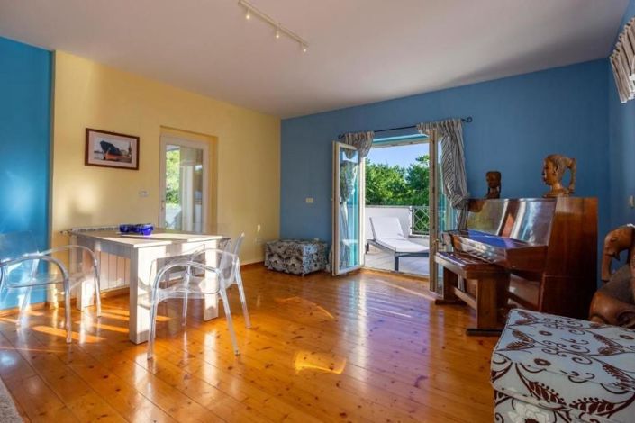 Image No.16-7 Bed Property for sale