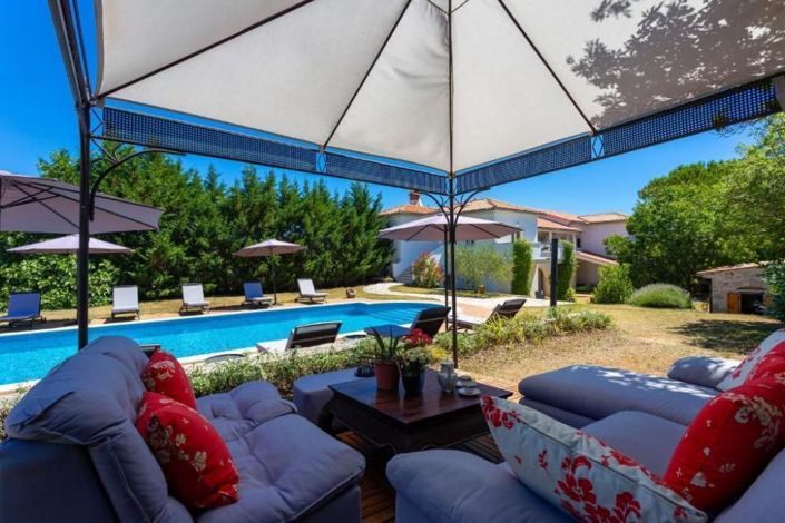 Image No.9-7 Bed Property for sale