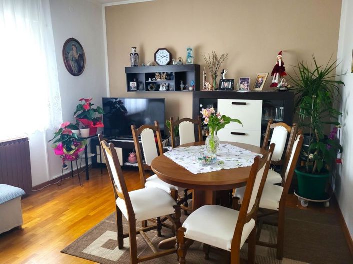 Image No.13-5 Bed Property for sale