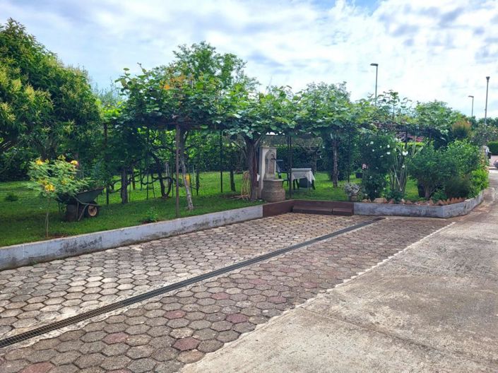 Image No.8-5 Bed Property for sale