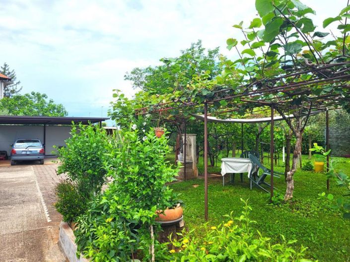 Image No.9-5 Bed Property for sale