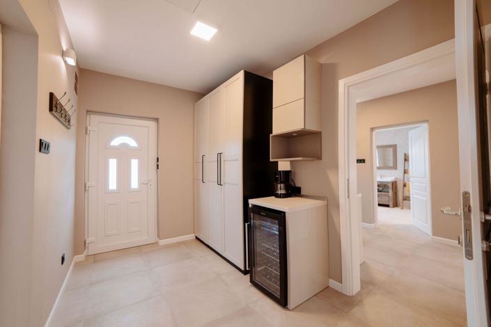 Image No.13-5 Bed Property for sale