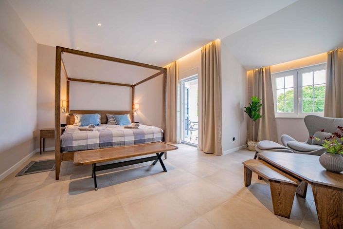 Image No.16-5 Bed Property for sale