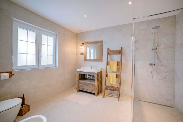 Image No.21-5 Bed Property for sale