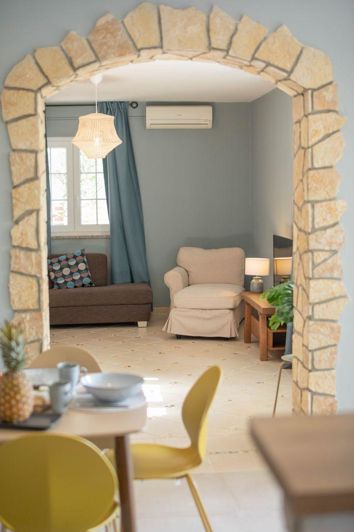 Image No.23-5 Bed Property for sale