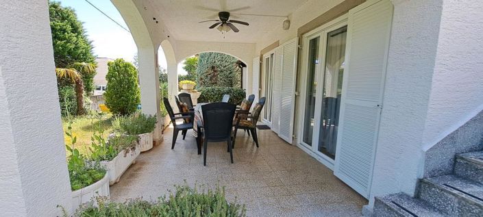 Image No.16-5 Bed Property for sale