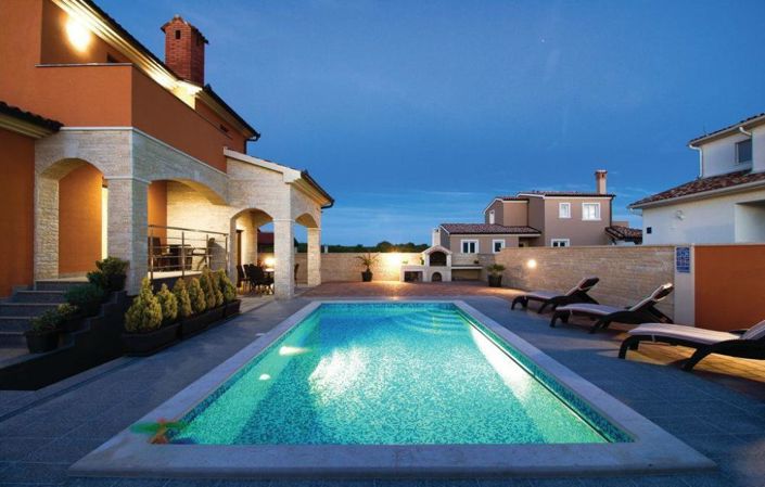 Image No.1-4 Bed Property for sale