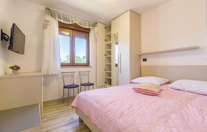 Image No.20-4 Bed Property for sale