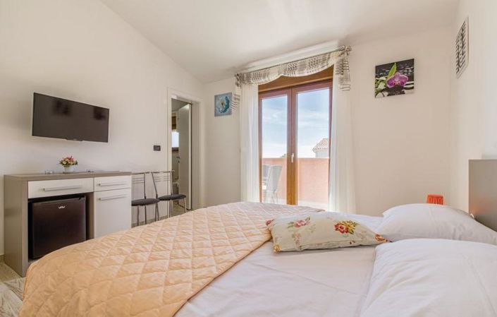 Image No.22-4 Bed Property for sale