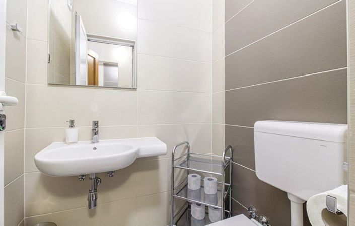 Image No.23-4 Bed Property for sale