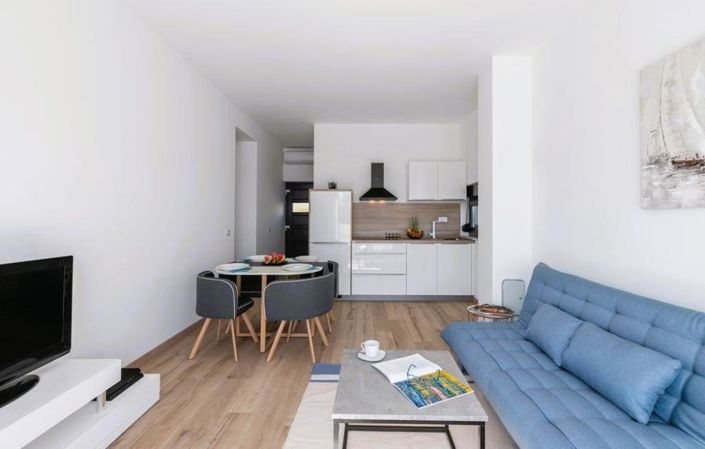 Image No.11-7 Bed Property for sale