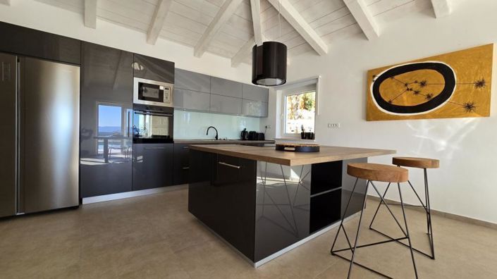 Image No.12-4 Bed Property for sale