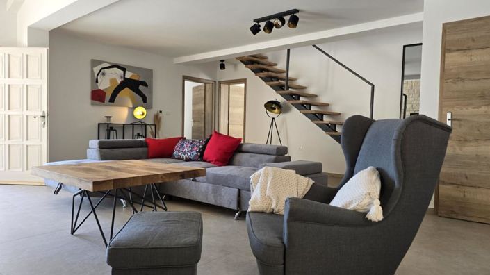 Image No.17-4 Bed Property for sale