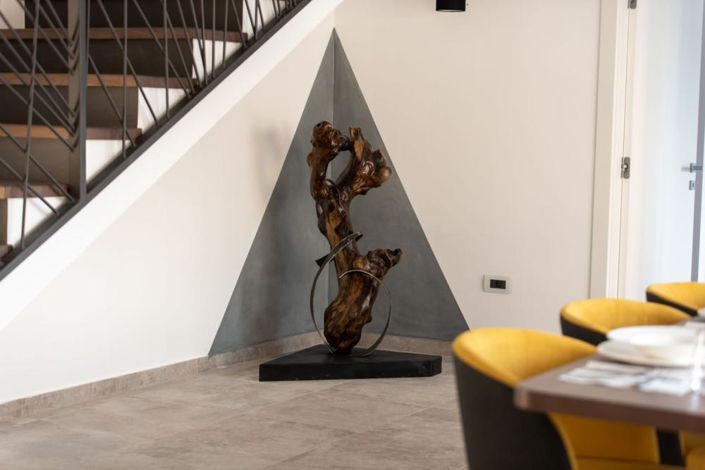 Image No.14-4 Bed Property for sale