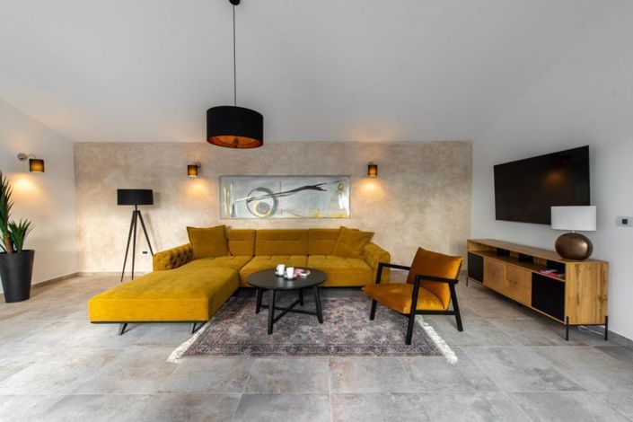 Image No.19-4 Bed Property for sale