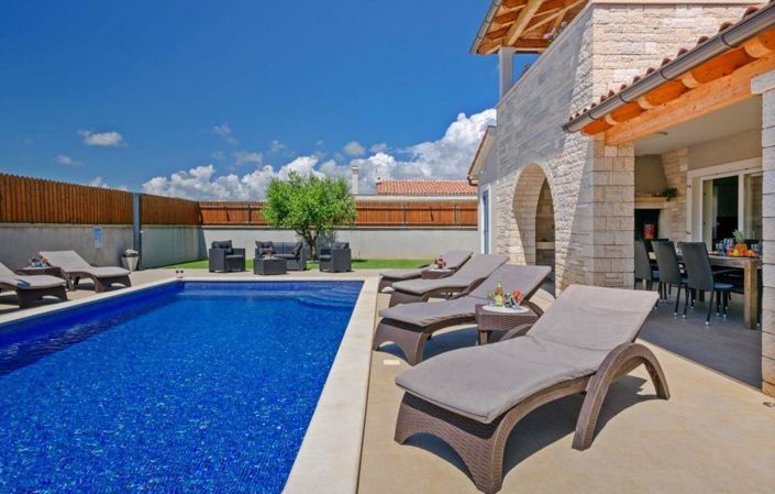 Image No.11-4 Bed Property for sale