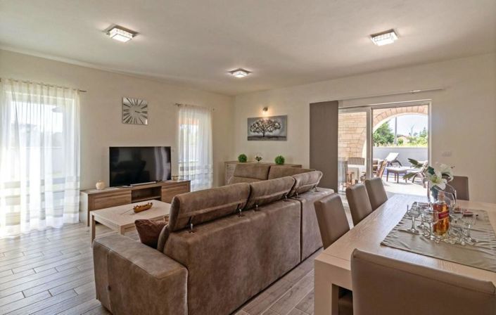 Image No.14-4 Bed Property for sale