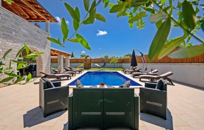 Image No.7-4 Bed Property for sale