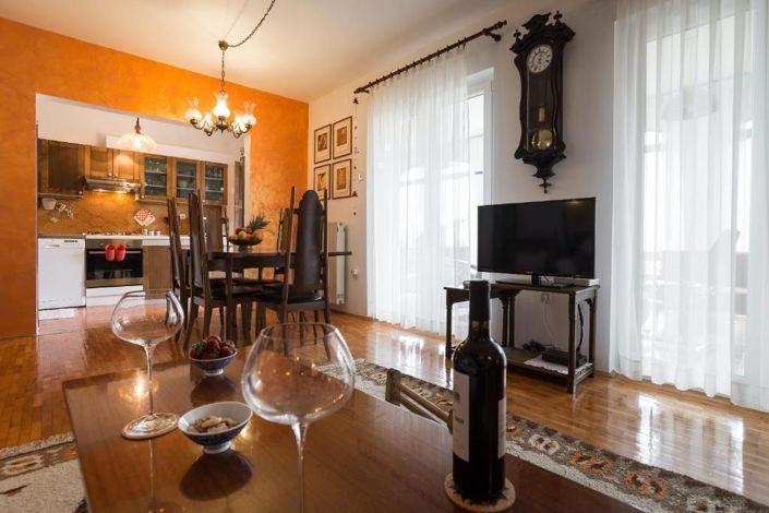 Image No.12-4 Bed Property for sale