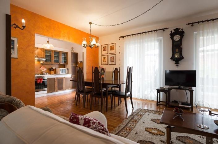 Image No.18-4 Bed Property for sale