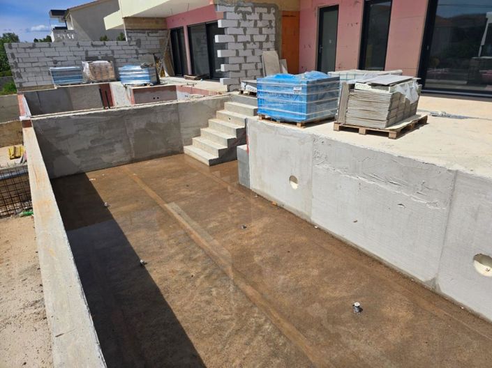 Image No.1-4 Bed Property for sale