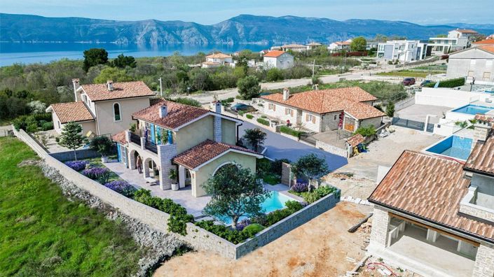Image No.1-3 Bed Property for sale