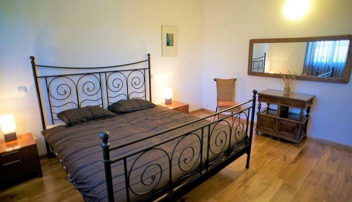 Image No.11-4 Bed Property for sale