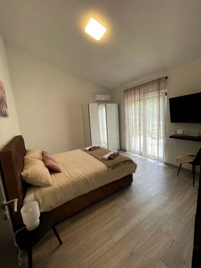 Image No.21-3 Bed Property for sale