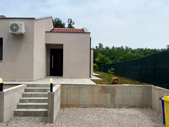 Image No.5-3 Bed Property for sale