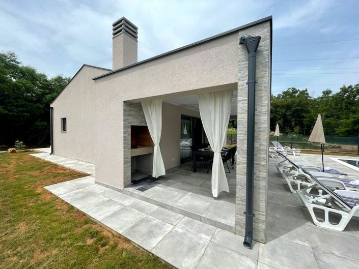 Image No.8-3 Bed Property for sale