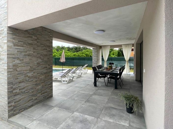 Image No.9-3 Bed Property for sale