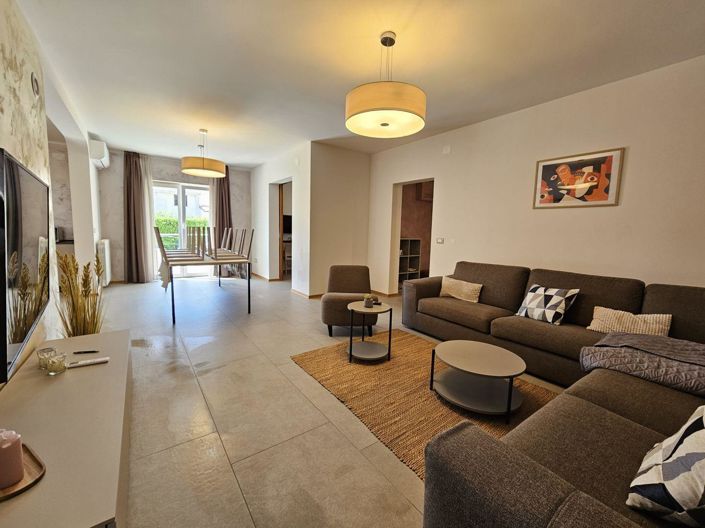 Image No.13-4 Bed Property for sale