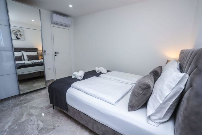 Image No.13-4 Bed Property for sale