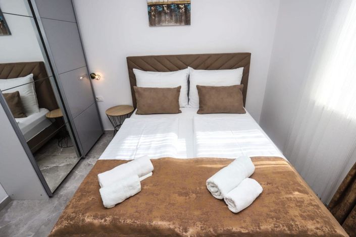 Image No.15-4 Bed Property for sale