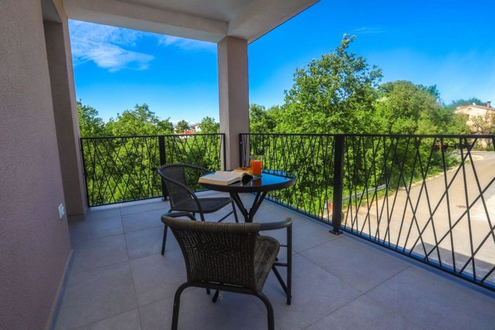 Image No.6-4 Bed Property for sale