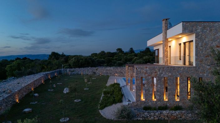 Image No.25-3 Bed Property for sale