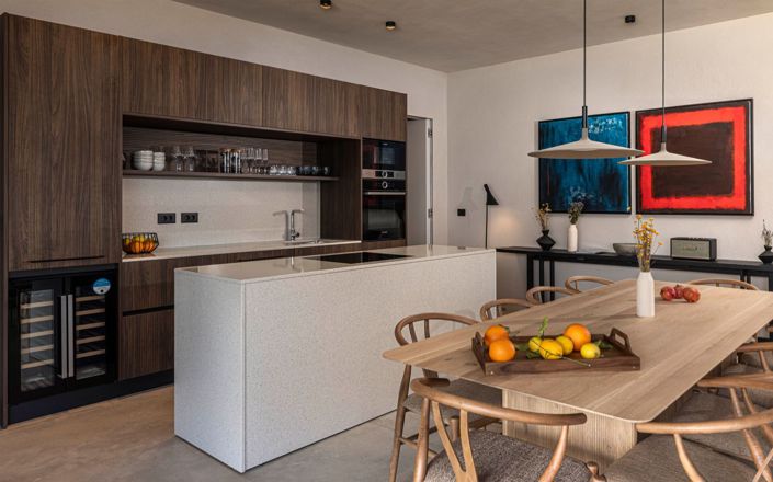 Image No.12-4 Bed Property for sale