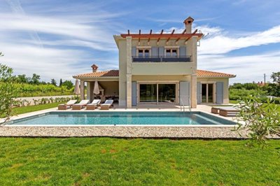 1 - Labin, Property