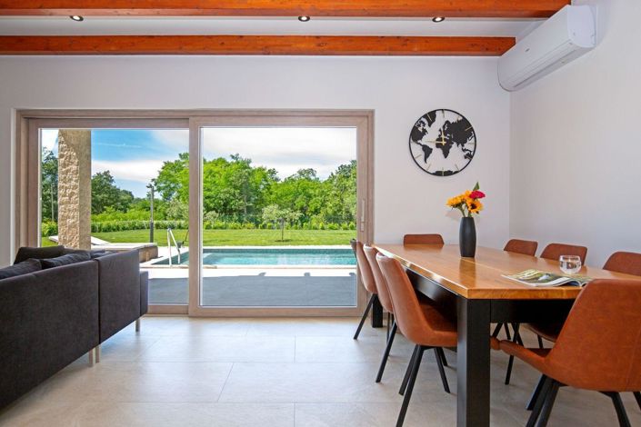 Image No.19-3 Bed Property for sale