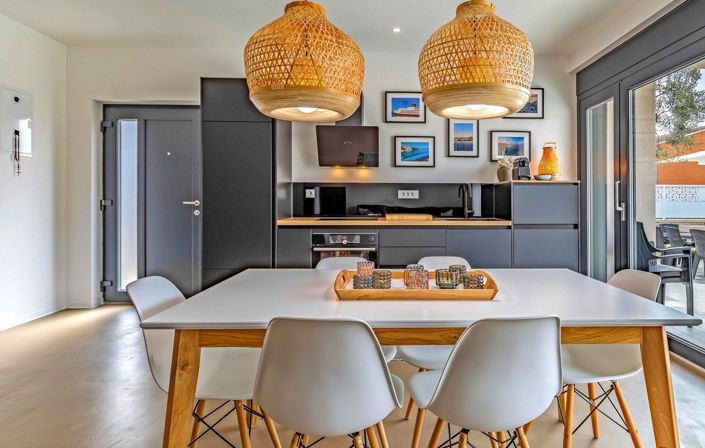 Image No.14-4 Bed Property for sale