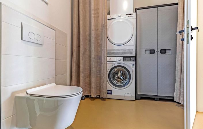 Image No.19-4 Bed Property for sale