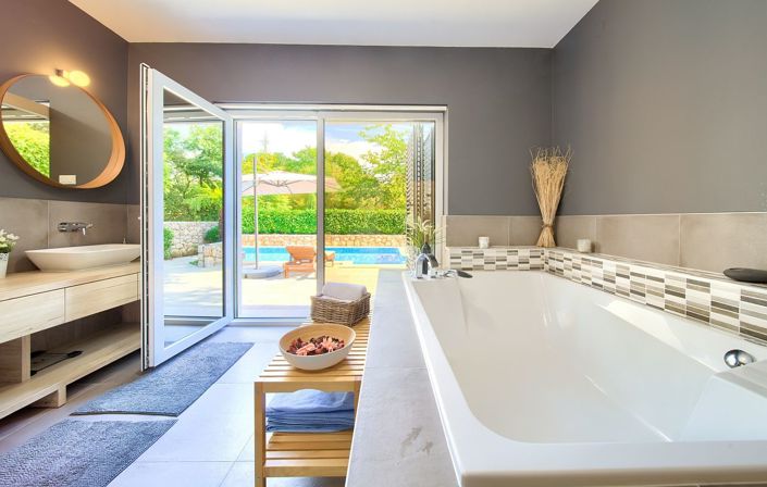 Image No.20-4 Bed Property for sale